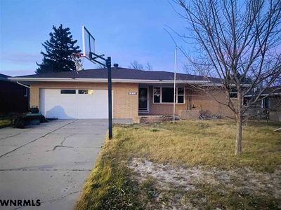 1910 R St, Gering, NE, 69341