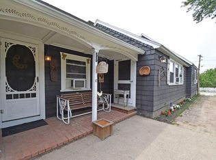 35 Edgewater Dr, Blackstone, MA 01504