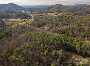 3129 Mountain Laurel Dr, Lenoir, NC 28645