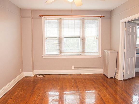 4th image of 3438 Russell Blvd APT 404