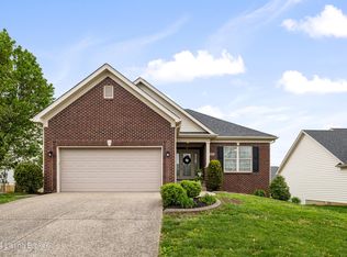 7009 Hollow Oaks Dr, Louisville, KY 40291