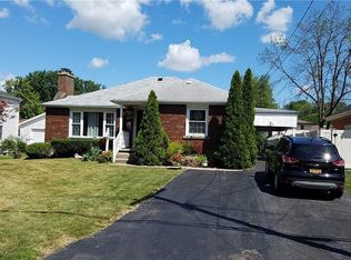9308 Hennepin Ave, Niagara Falls, NY 14304