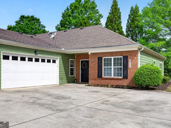 4304 Commonwealth Cir, Newnan, GA 30263