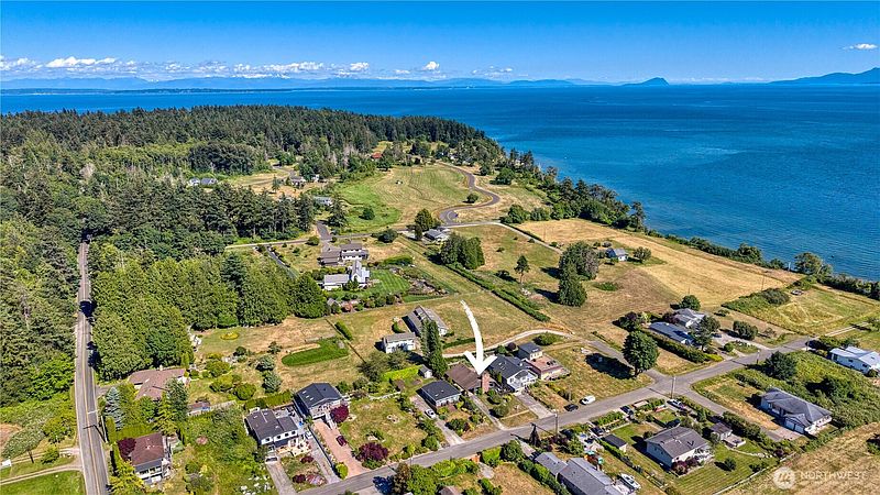 3rd image of 632 Highland Drive