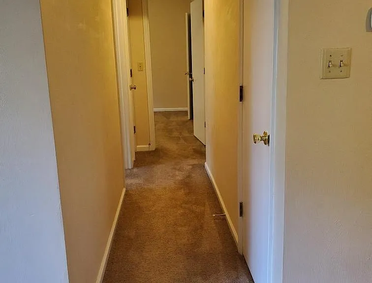 1727 Memorial Ave SW #11 — Photo 2