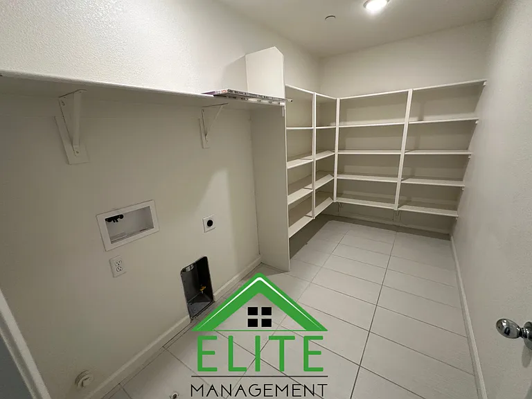 2551 Chuck Yeager Cir — Photo 14