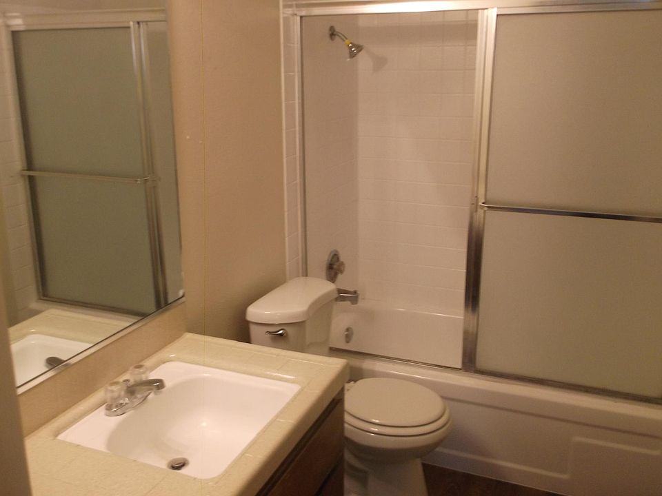 2nd image of 5725 N Maroa Ave APT 123