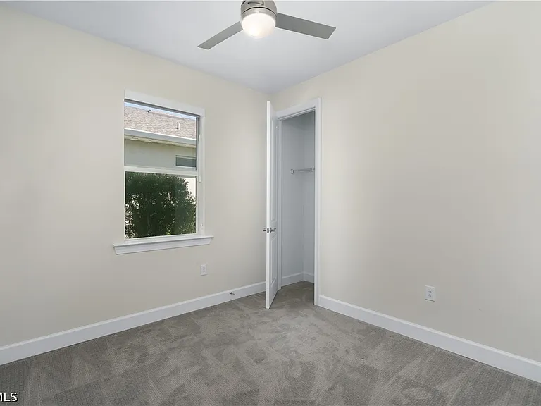 42186 Edgewater Dr — Photo 20