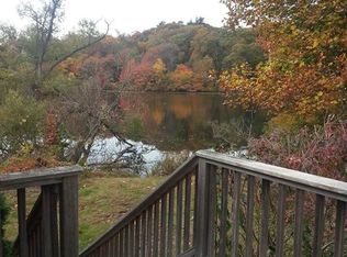 1 Brookside Dr, Oyster Bay, NY 11771