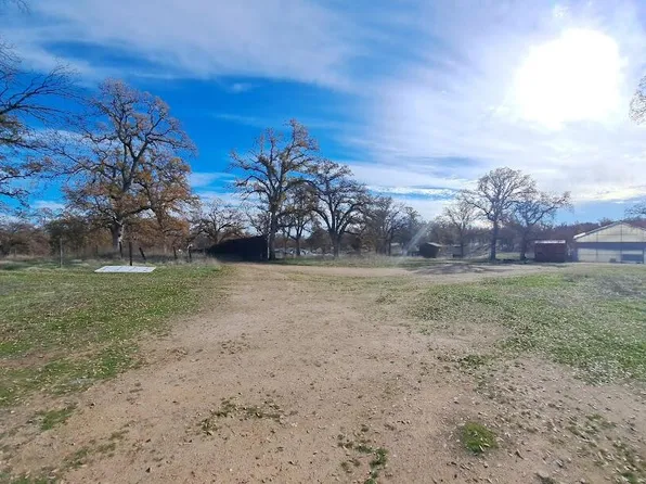 2 Feathers Rd, Cottonwood, CA 96022