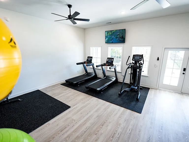 The Premiere at Brunswick Apartment Homes — Photo 11