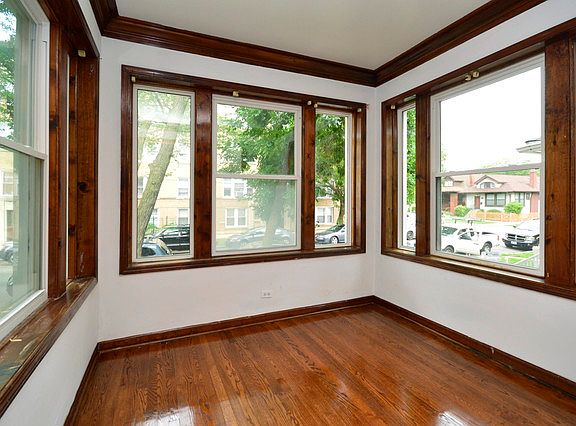 4th image of 3041 W Leland Ave