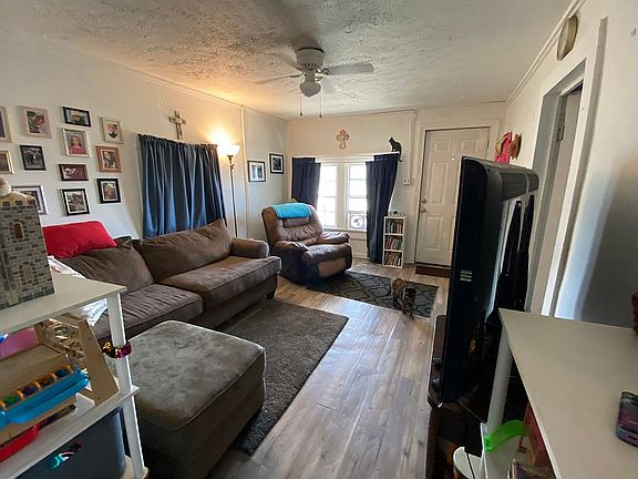 4th image of 502 W 4th Ave