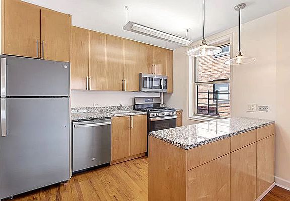 3rd image of 30 E End Ave APT 7T