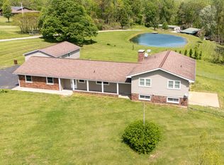1040 Skyline Dr, Cobden, IL 62920