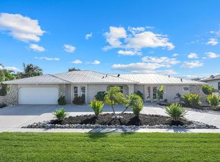 318 Grapewood Ct, Marco Island, FL 34145
