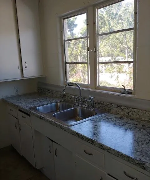 614 Grand Ave — Photo 10