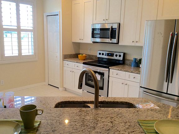4th image of 623 Vallance Way NE