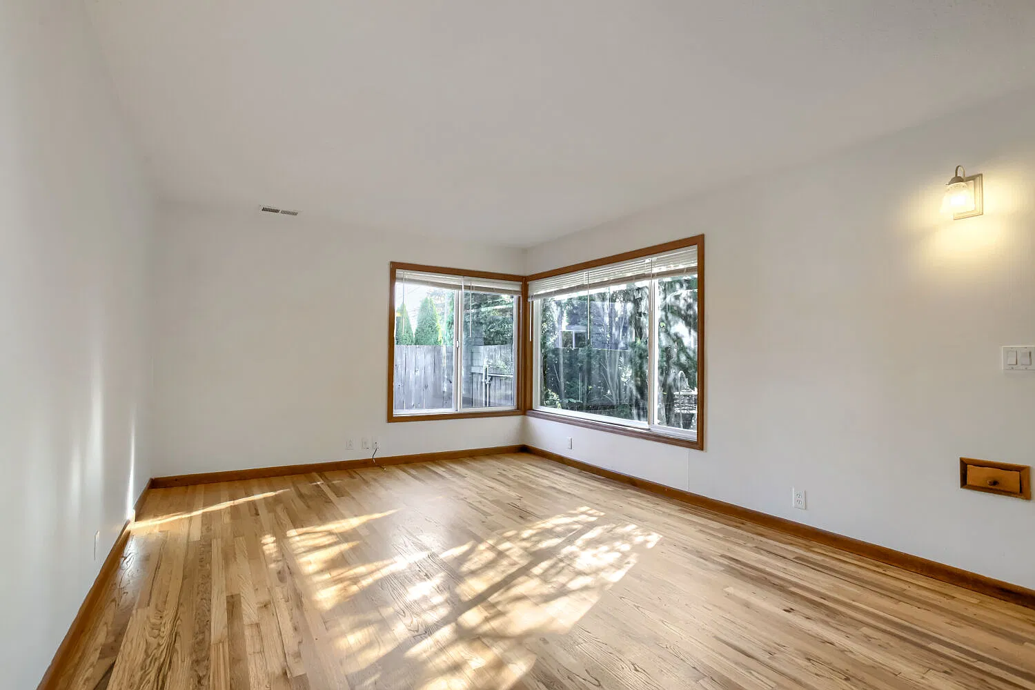 3 bed, 1112 sqft, $2,600 — Photo 3