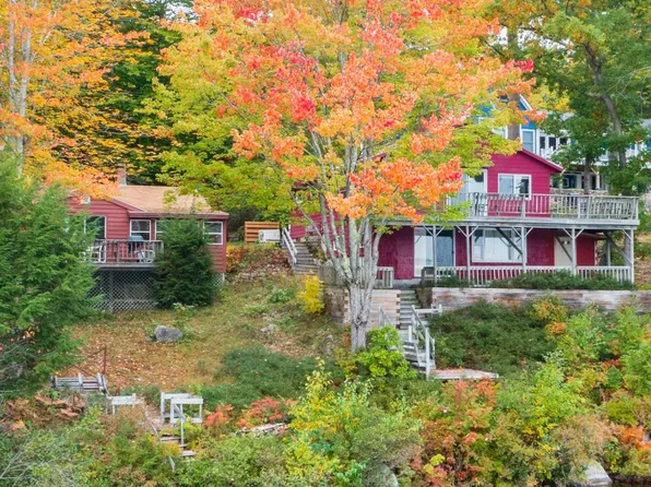 (undisclosed Address), Raymond, ME 04071