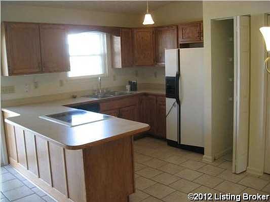 2nd image of 302 Oaklawn Dr #A