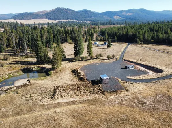109 Liberty Ln, Santa, ID 83866