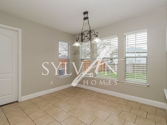 4th image of 270 Emerald Fields Ln