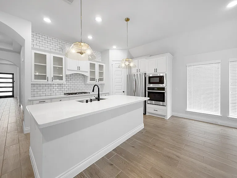 28173 Knight Peak Dr — Photo 2
