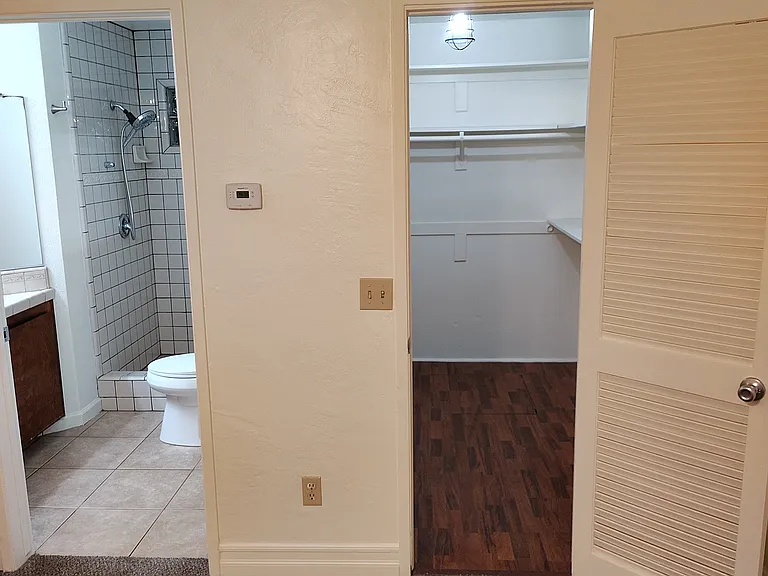 123 W Liberty St — Photo 4