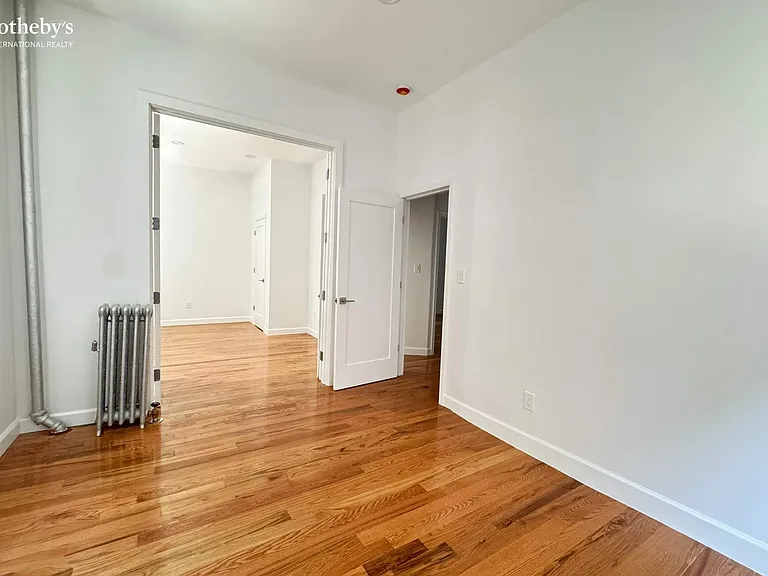 200 Claremont Ave #4 — Photo 14