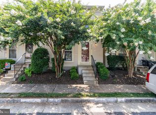 9458 Fringe Tree Ln, Manassas, VA 20110