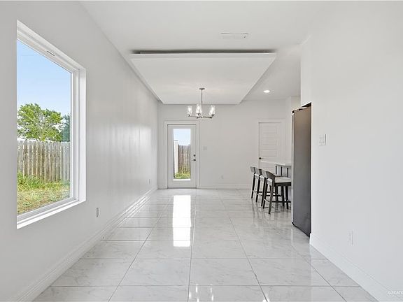 5th image of 3200 S Auburndale Ave