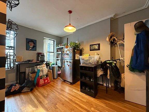 3rd image of 281 S 5th St #3D