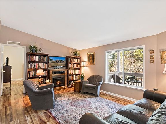 5th image of 5804 Kings End Pl SE