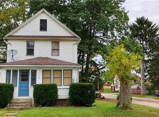 135 1/2 Oakwood St, Barberton, OH