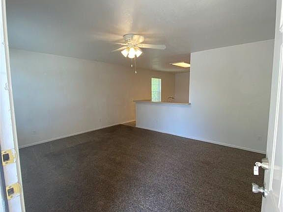 4th image of 3043 Pine Valley Dr