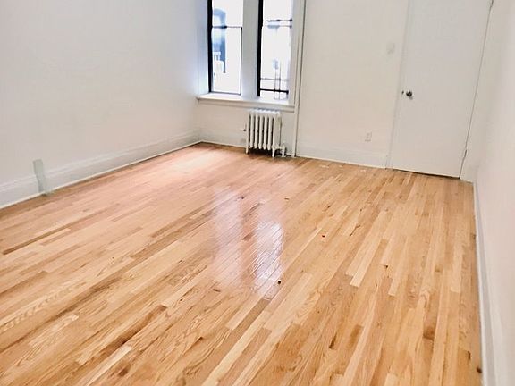 4th image of 12 Pinehurst Ave APT 4E