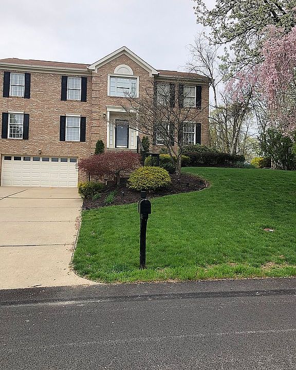 2nd image of 133 Surrey Dr