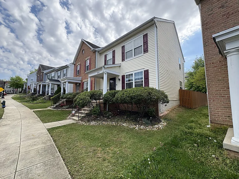 4005 Blakney Ln SE — Photo 3