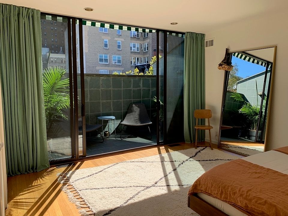 1st image of 150 Willow St #4