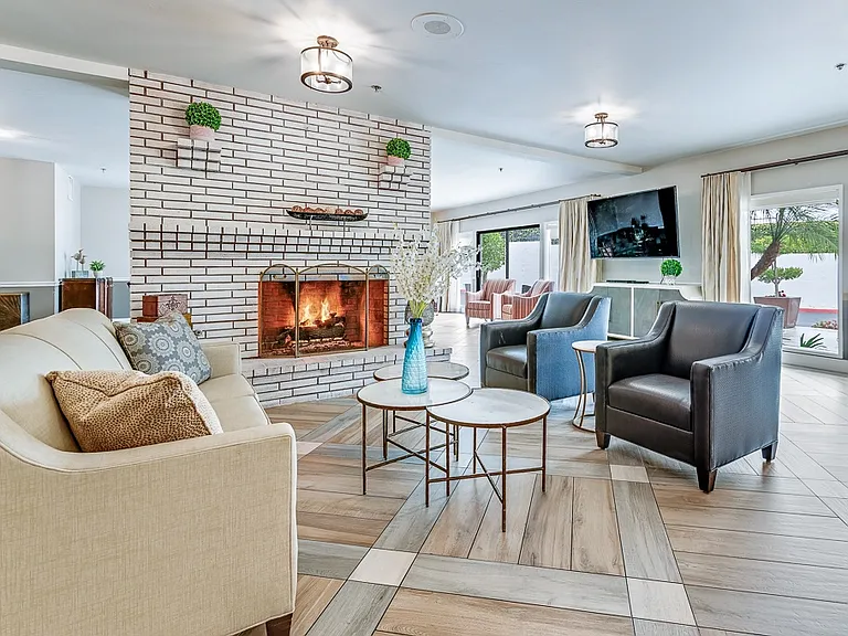 Encinitas Senior Living - 55+ Active Adult Apartments — Photo 13