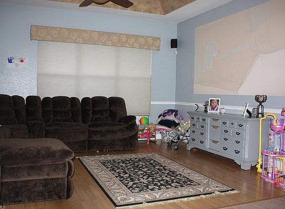 4th image of 2231 SE 5th Ave