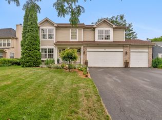 571 Waterford Dr, Oswego, IL 60543