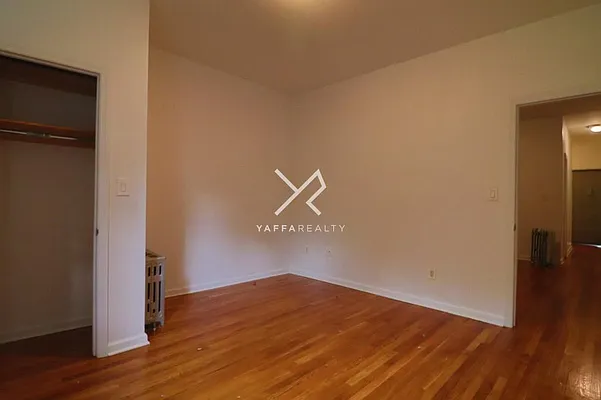 Rented by Yaffa Realty LLC | media 15