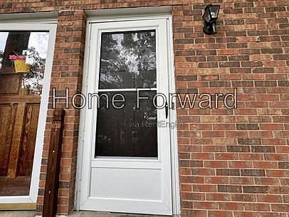 2nd image of 1359 Dix Dr #B