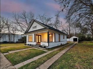 907 W Owings St, Denison, TX 75020