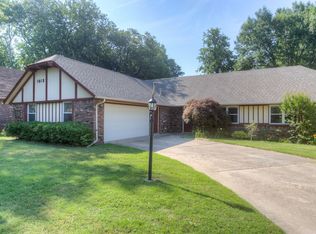 1913 W Oak Ridge St S, Broken Arrow, OK 74012