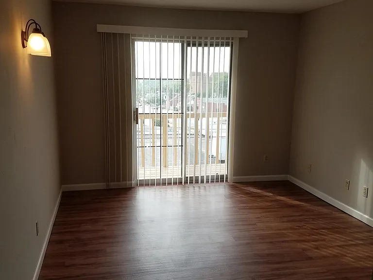 505 N Benton Ave — Photo 19