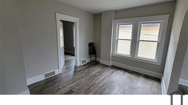 1st image of 8518 Rosewood Ave #Up