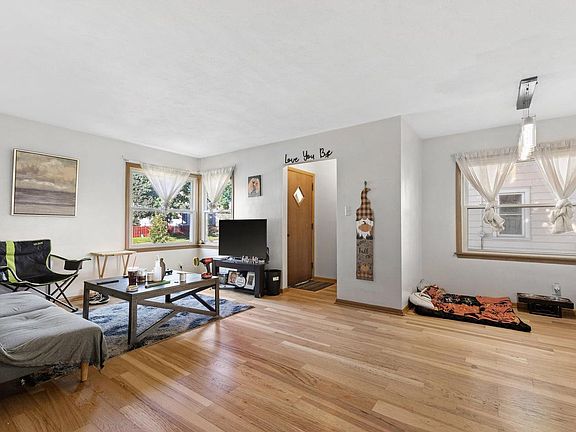 5th image of 6215 W Arthur AVENUE